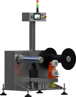 Nawijarka dwuwrzecionowa z układaczem napędzanym silnikiem serwo oraz wałem rozprężnym.